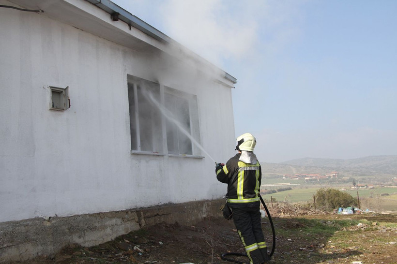 Manisa'da yangın faciası! 3 yaşındaki ikizler hayatını kaybetti - Resim: 4