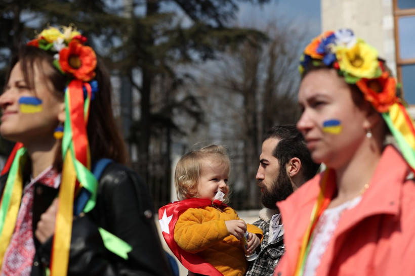 Türkiye’deki Ukraynalılar meydanlara akın etti! 'Savaşa hayır, katil Putin': İşte protestolardan kareler... - Resim: 2