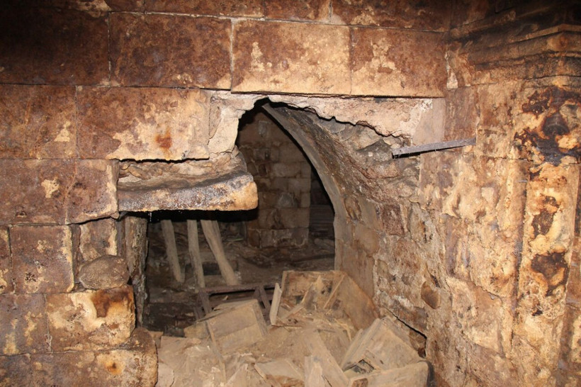 Yüzde 50 indirim geldi! Mardin'deki 1700 yıllık kilise alıcı bekliyor: İçindeki tünel herkesi şaşırttı - Resim: 4