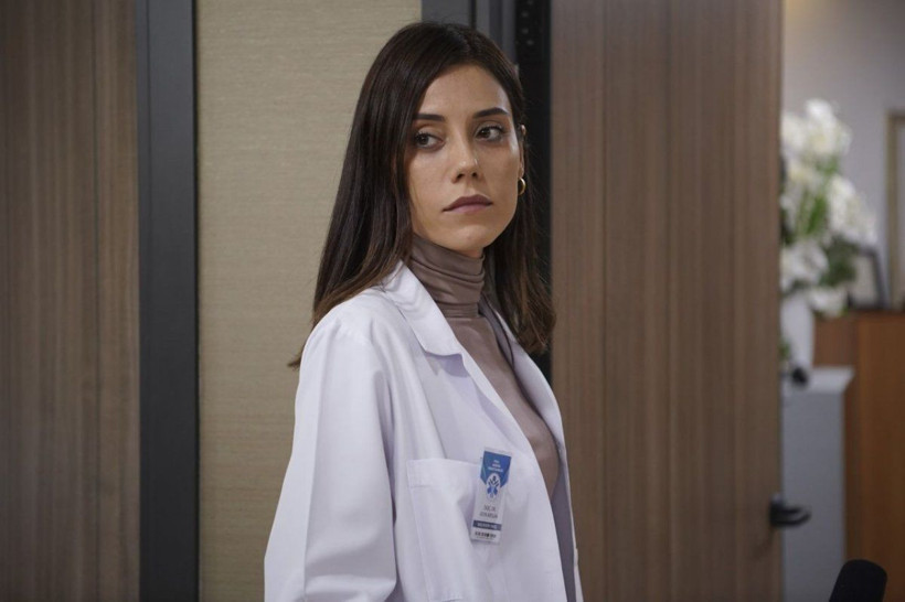 Reytingde 5'ini birden hüsrana uğrattı! Zirve bakın kimin oldu: Sadakatsiz Oğlum Kara Tahta İbo Show Survivor - Resim: 4