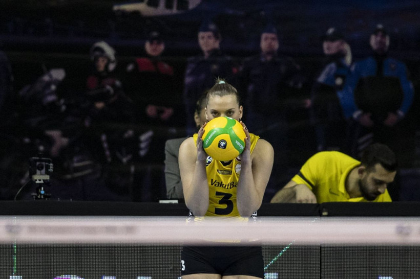 CEV Şampiyonlar Ligi'nde Fenerbahçe'yi altın setle geçen VakıfBank finale çıktı - Resim: 1