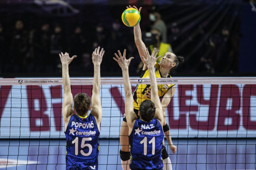 CEV Şampiyonlar Ligi'nde Fenerbahçe'yi altın setle geçen VakıfBank finale çıktı - Resim: 3