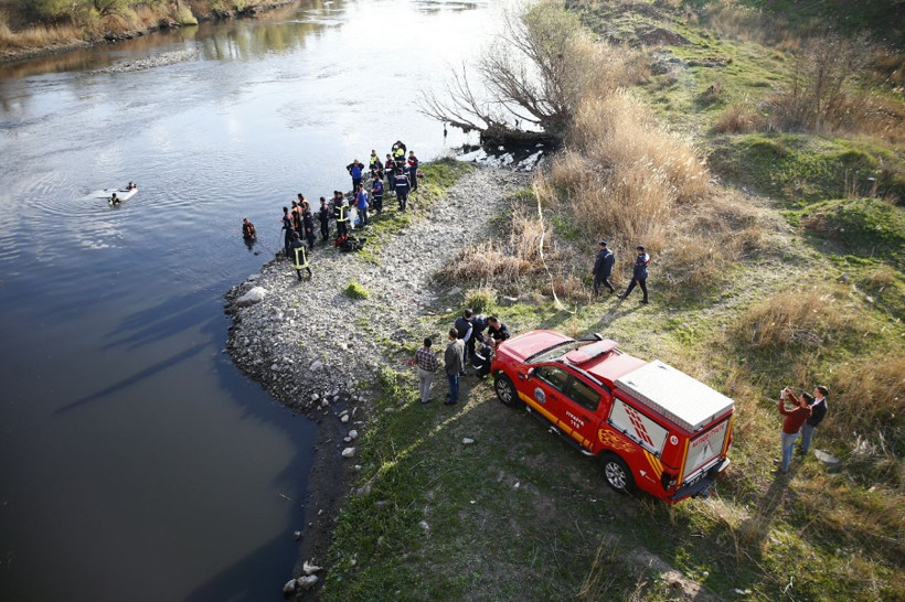 Kayseri'de feci kaza! Irmağa uçan araçtan karı kocanın cansız bedeni çıktı - Resim: 4