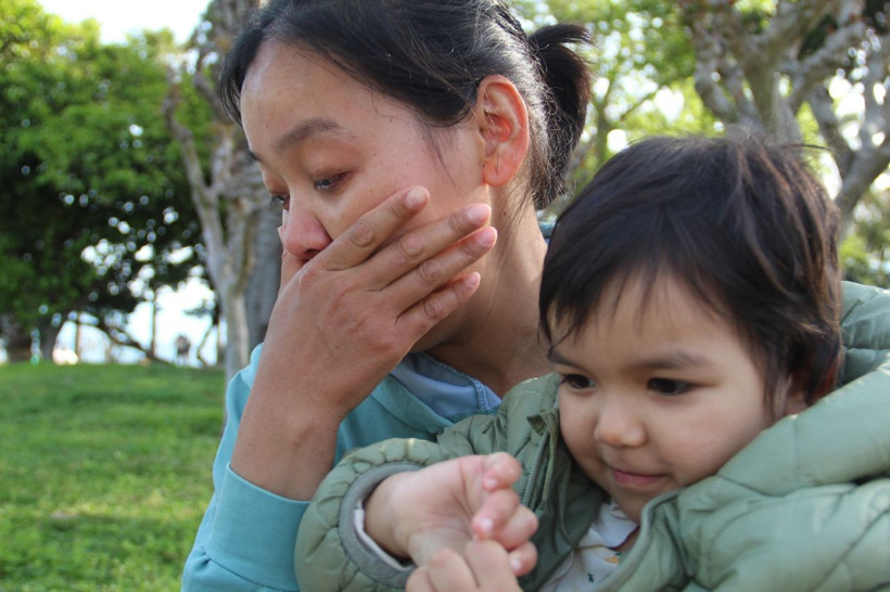 Doktor anne kızı için gözyaşları için yardım istedi! Sokkakta kaldılar - Resim: 3