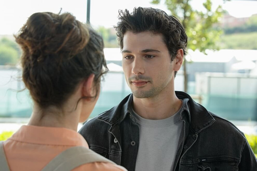 6'sını hüsrana uğrattı! Reytingde zirve bakın kimin: Arka Sokaklar Kasaba Doktoru Kaderimin Oyunu Aziz İyilik Yalnız Kurt - Resim: 1