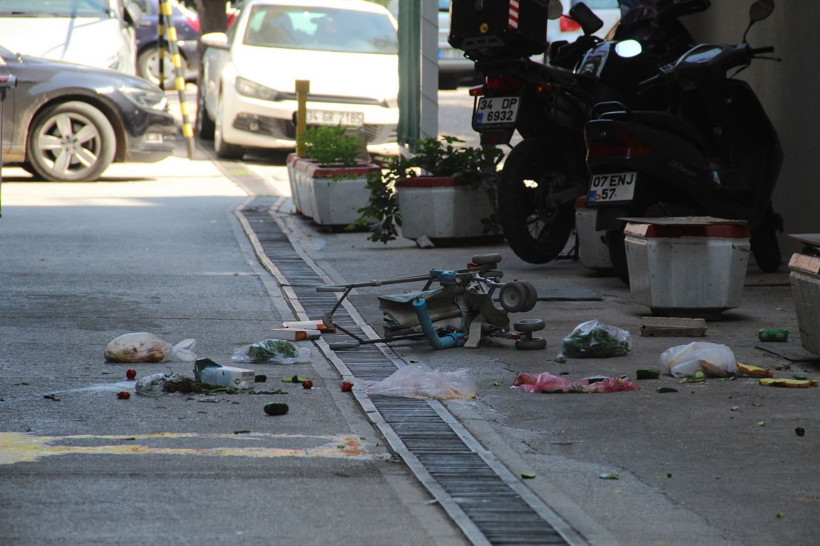 Antalya'da feci olay! Bir gün önce eşyaları aşağı attığı balkondan sabah düşerek öldü - Resim: 3