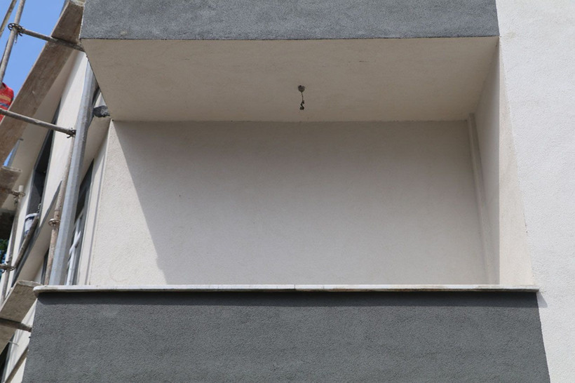 Rize'de fıkra gibi bir bina! Balkonu var, balkon kapısı yok - Resim: 4