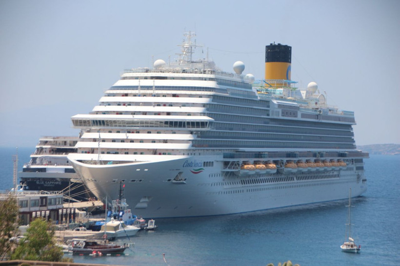 Gören telefona sarıldı! Bodrum'a bir dev geldi - Resim: 1