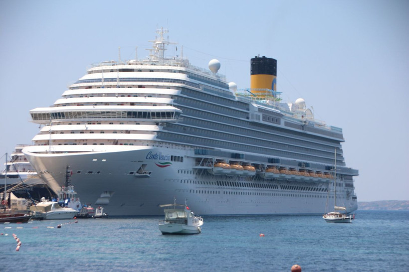 Gören telefona sarıldı! Bodrum'a bir dev geldi - Resim: 4