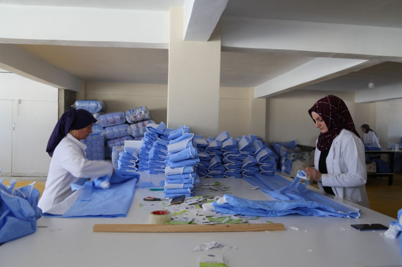 İstifa etti, hayatı değişti! Artvin'de ameliyat önlüğü üretmeye başladı şimdi para kırıyor - Resim: 3