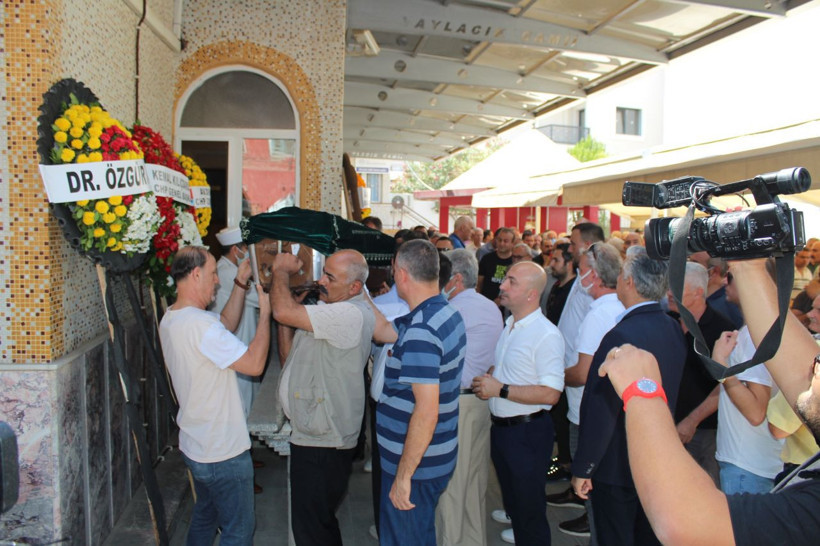 Kemal Sunal filmleriyle tanındı vefat eden Rıza Pekkutsal için Buca'da cenaze töreni - Resim: 2