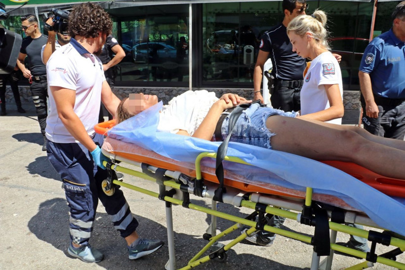 Genç kadın sinirini otomobilden çıkarttı! Antalya'da karı-kocanın kavgası kanlı bitti - Resim: 4