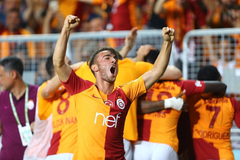 Galatasaray'ın yıldızı açtı ağzını yumdu gözünü: "Dönerci bile benden daha çok kazanıyor" - Resim: 3