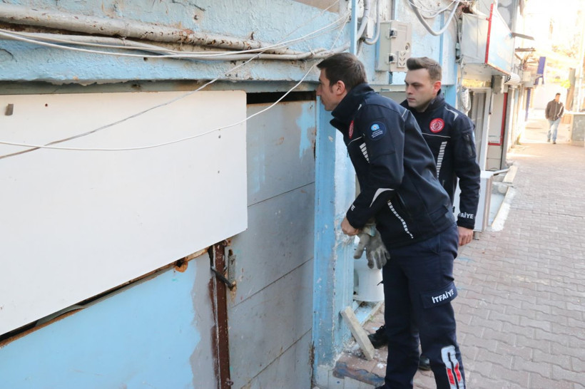 Antalya'da ilginç olay soruyu duyunca çıldırdı! Mahsur kalan adam: Terbiyesizlik yapma - Resim: 2