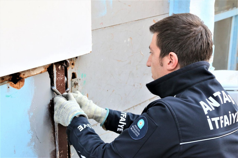 Antalya'da ilginç olay soruyu duyunca çıldırdı! Mahsur kalan adam: Terbiyesizlik yapma - Resim: 3