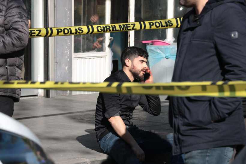 Sokak bir anda kan gölüne döndü Kahramanmaraş'ta baba ile oğlu öldürüldü - Resim: 1