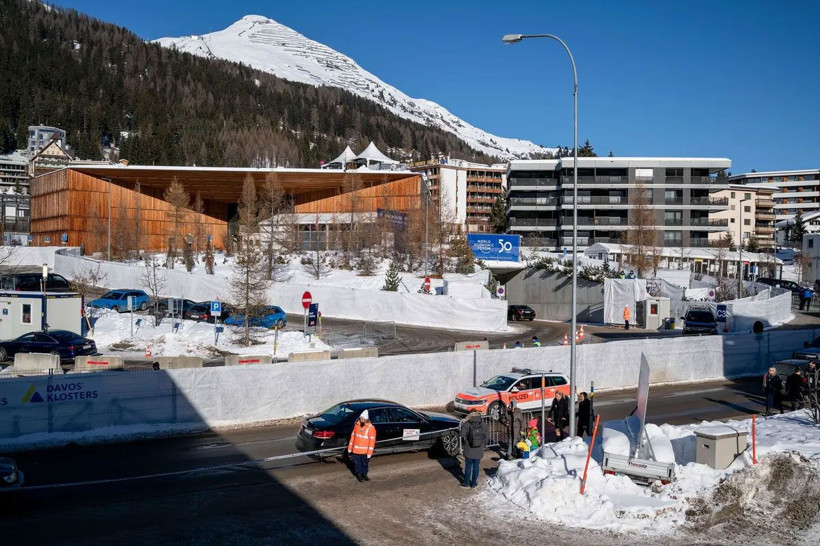 Davos Zirvesi'ni eskortlar bastı! Geceliğine 46 bin euro, saatliğine 14 bin TL alıyorlar - Resim: 2