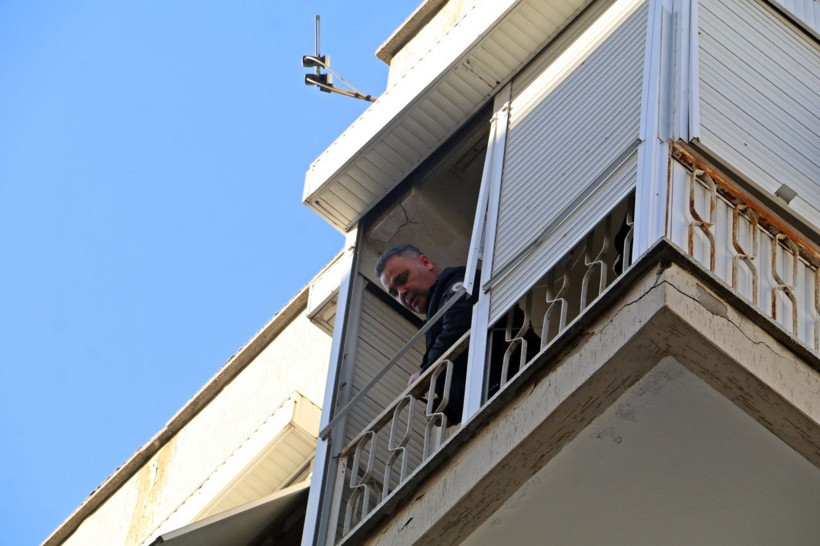 Rus kadın çıldırdı, ortalık savaş alanına, kahvedekiler ise okeye döndü - Resim: 2