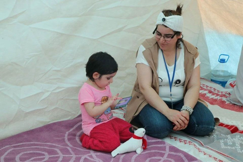 'Kocam evden kovdu, kızımla parkta yattık depremde ev yıkıldı o öldü' demişti! Depremin en ilginç hikayesi yalan çıktı! - Resim: 1