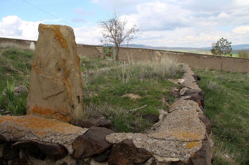 Bu mezarı görenler gözlerine inanamıyor! Söylentiler akıl alır gibi değil! - Resim: 2