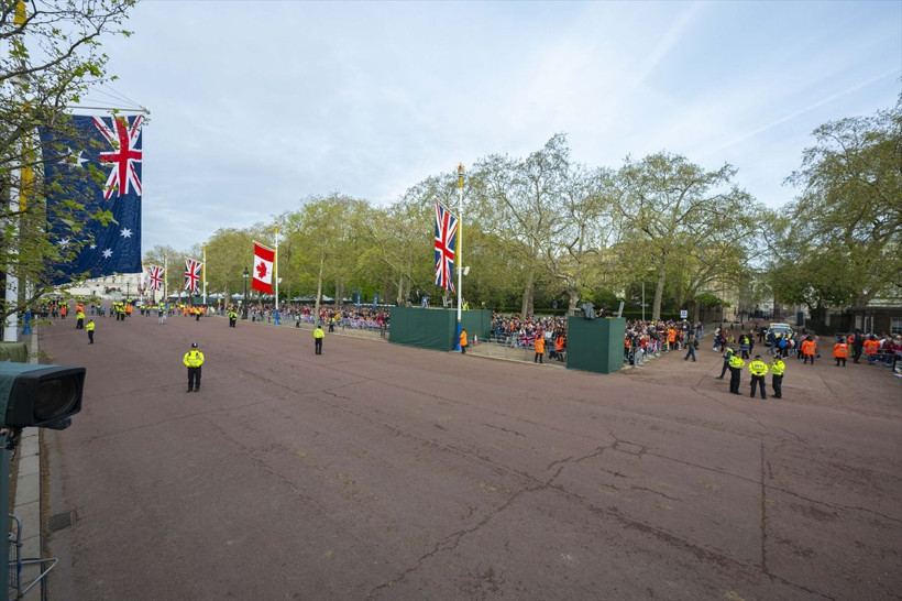 İngilizler Kral 3. Charles'ın taç giyme töreni için toplandı - Resim: 3
