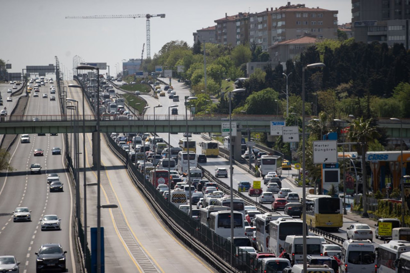 AK Parti'nin "Büyük İstanbul Mitingi"ne akın var! Karayolu ve toplu taşımada yoğunluk oluştu - Resim: 1