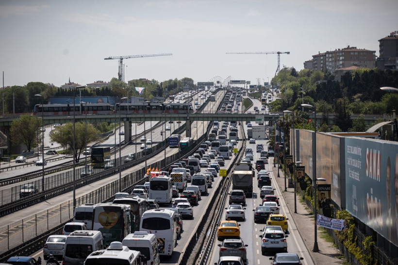 AK Parti'nin "Büyük İstanbul Mitingi"ne akın var! Karayolu ve toplu taşımada yoğunluk oluştu - Resim: 3