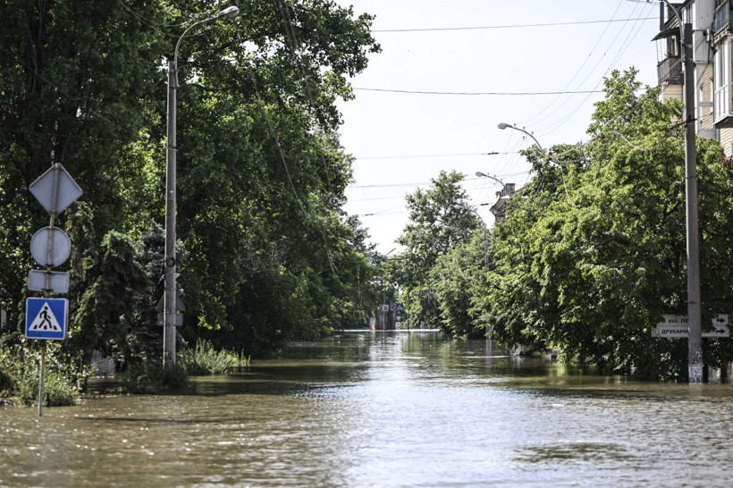 Şehir su altında kaldı! Rusya Ukrayna'daki Kahovka Barajı'nı yıkmıştı! - Resim: 1