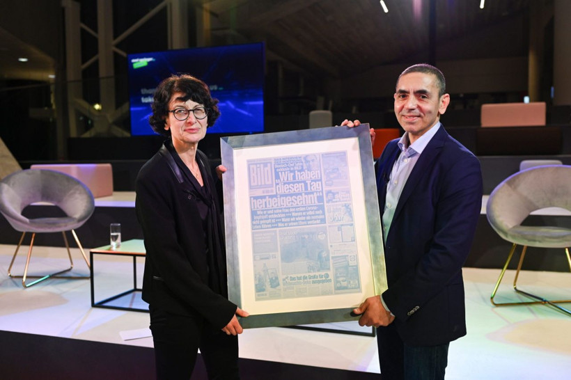 Uğur Şahin ve Özlem Türeci'ye büyük şok! 'Kurtarıcı' ilan edilmişlerde şimdi yargılanacaklar! - Resim: 1