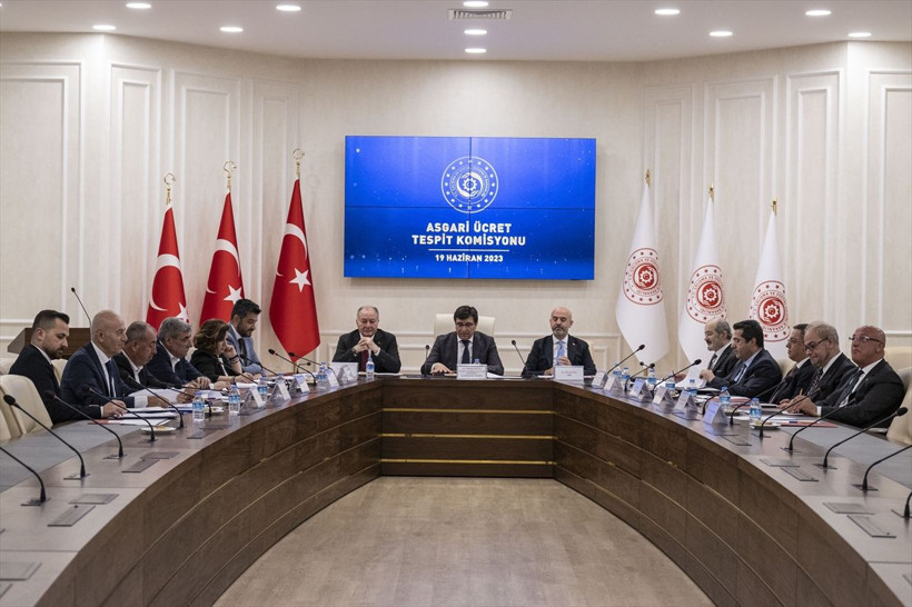 Asgari ücrette 3. toplantı sürprizi! Pazarlıkta arada 500 TL fark kaldı! Yeni asgari ücret bugün açıklanabilir - Resim: 1