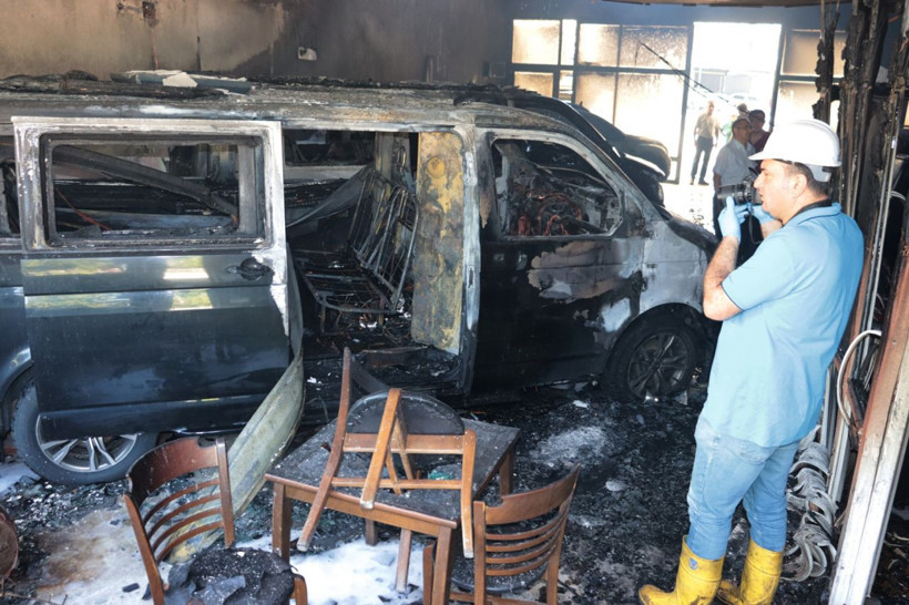 Dükkandan içeriye giren gözlerine inanamadı! Hepsi küle dönmüş - Resim: 3