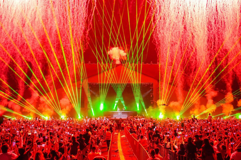 Türkiye’nin en büyük sahnesi Ağrı Dağı eteklerinde kuruldu - Resim: 3