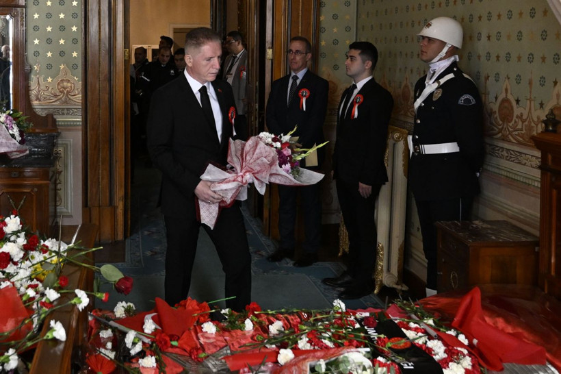 Atatürk Dolmabahçe'deki odasında anıldı - Resim: 2