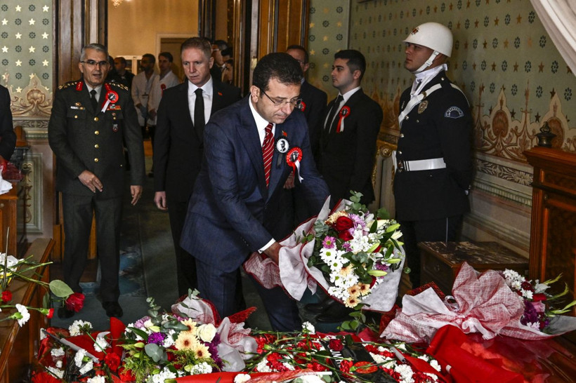 Atatürk Dolmabahçe'deki odasında anıldı - Resim: 4