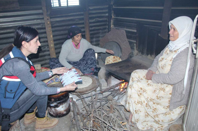 Kadın astsubaylar Şırnak'ta köylere gidip kadınları bilgilendirdi! - Resim: 2
