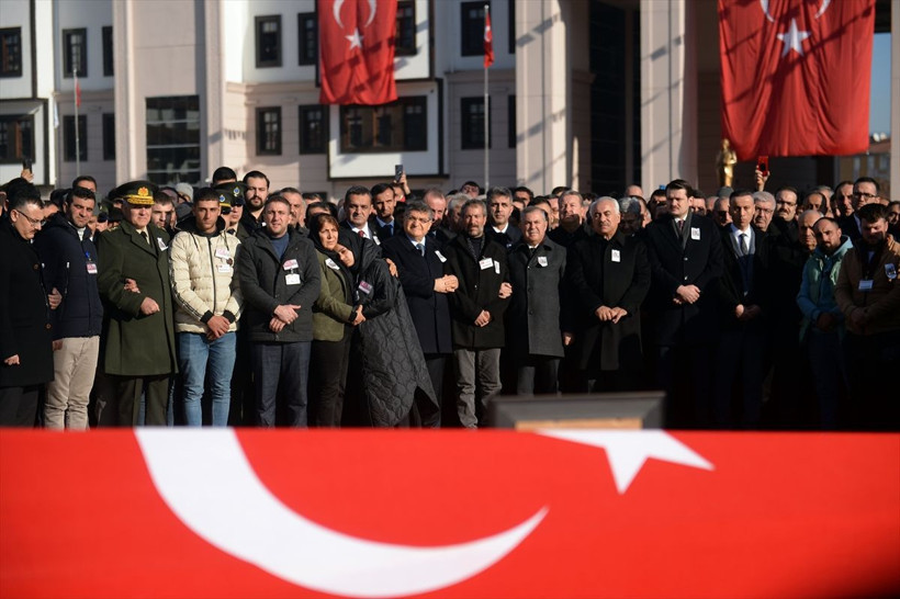 Şehitlerimize veda! Ağıtlar yakıldı, gözyaşlarıyla uğurlandılar - Resim: 2