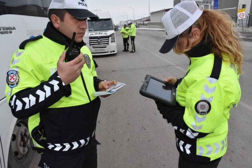 Trafikte bunları yapan yandı! Drift atmak 30 bin, alkollü araç kullanma 13 bin, radar cezası bin 500 TL - Resim: 2