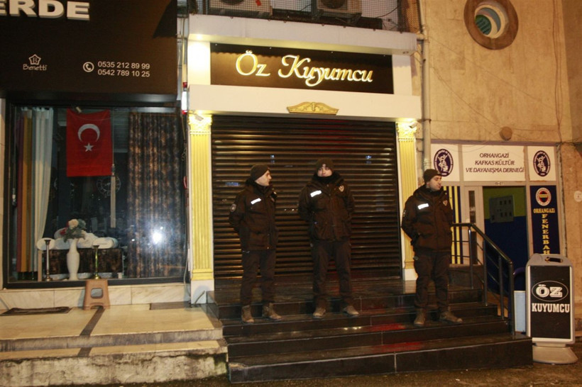 Kuyumcu bir ilçeyi 'Yavru' sistemiyle 500 milyon lira dolandırdı! Yine yüksek kar vaadine kandılar - Resim: 1