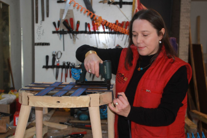 Saliha ustanın yaptığı mobilyalar Almanya’dan talep görüyor - Resim: 1