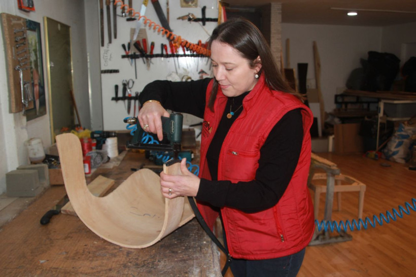 Saliha ustanın yaptığı mobilyalar Almanya’dan talep görüyor - Resim: 2