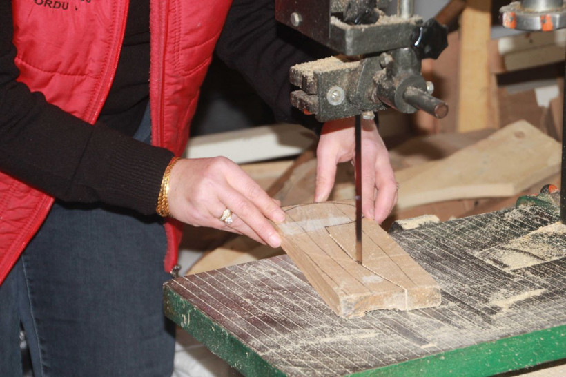 Saliha ustanın yaptığı mobilyalar Almanya’dan talep görüyor - Resim: 4