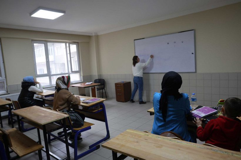 Ehliyet alabilmek için okuma yazma kursuna yazıldı - Resim: 3
