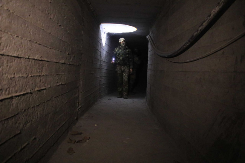 Münbiç'te teröristlerce kullanılan hastanenin altında tünel ağı bulundu - Resim: 4