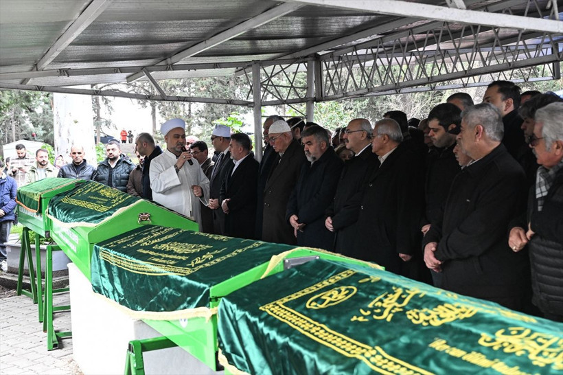 Kartalkaya'daki otel yangınında yok olan Doğan ailesi gözyaşlarıyla uğurlandı - Resim: 1