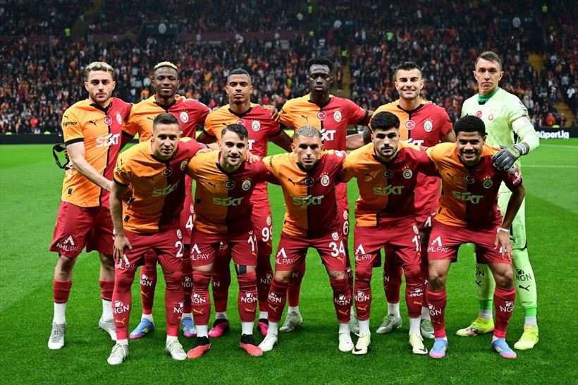 Galatasaray'ın yıldızı Osimhen'in gönlündeki takım belli oldu! Canlı yayında bomba açıklama: Orada oynamak istiyor - Resim: 1