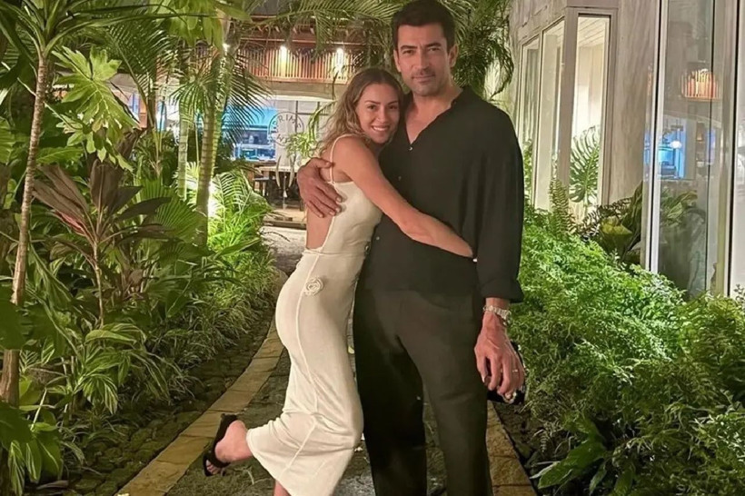 Kenan İmirzalioğlu ve Sinem Kobal düğün sonrası tatilde! Ailecek çıktılar... - Resim: 1
