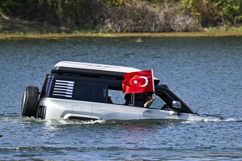 BYD'den süper otomobil! YANGWANG'ın U8 ve U9 modeli olay yarattı, özelliklerine bakın - Resim: 1