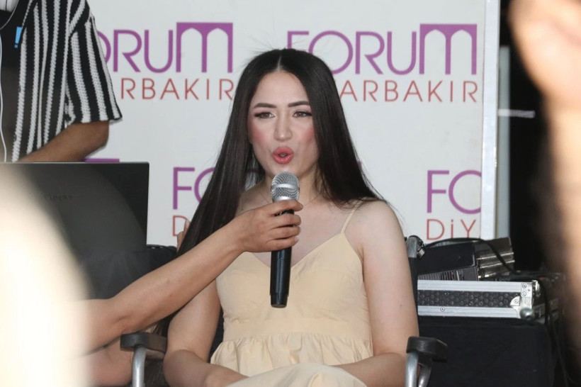 Yıllar sonra sahnede! Mutlu Kaya hayallerine kavuştu... - Resim: 2