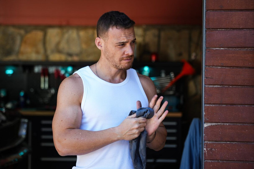 Sabancı'nın torununu çabuk unuttu! Kerem Bürsin yeni bir aşka yelken açtı! - Resim: 2