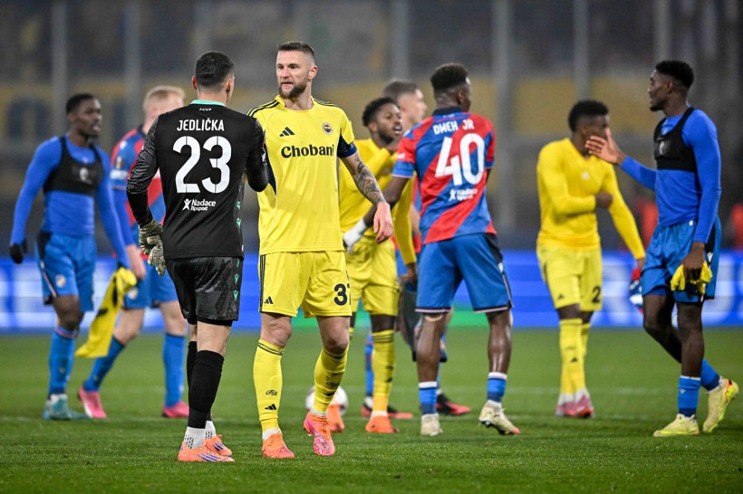 Viktoria Plzen-Fenerbahçe maçında skandal pankart! - Resim: 2